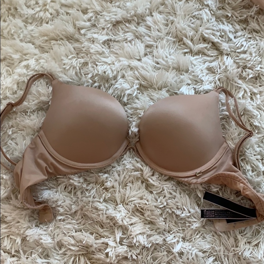 Victoria’s Secret Nude Bra